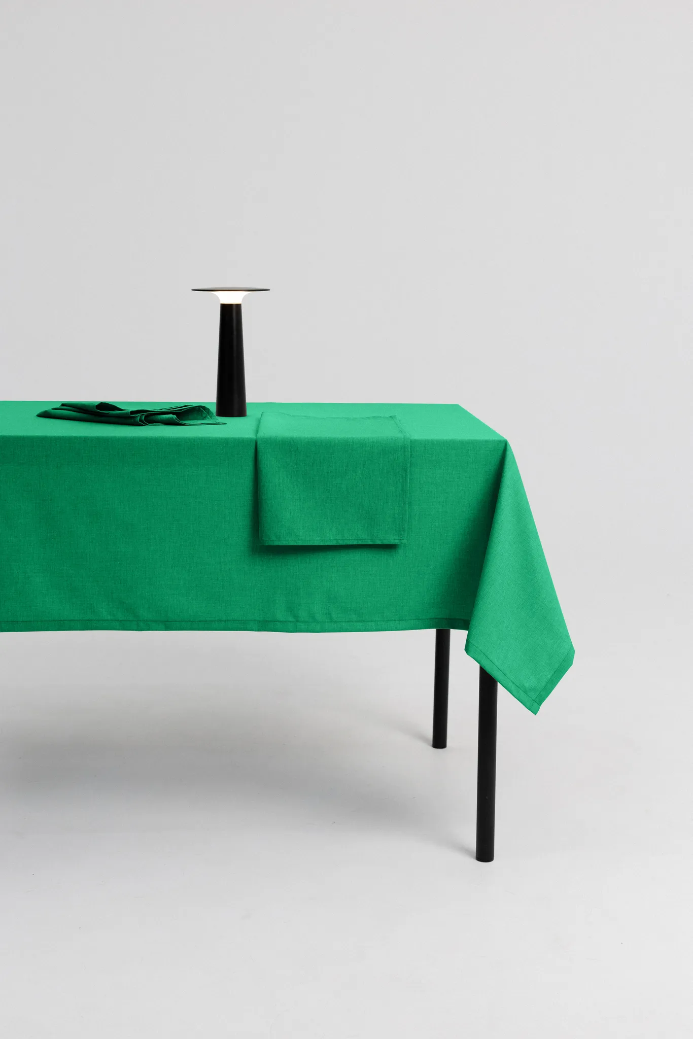 Arezzo 130 x 190 cm Tischdecke – billard green – Bild 2 von 2